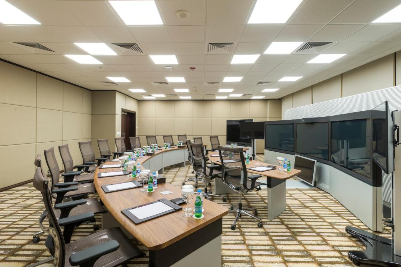 คราวน์ พลาซา ริยาดห์ อาร์ดีซี โฮเต็ล แอนด์ คอนเวนชั่น Hotel ภายนอก รูปภาพ Meeting room