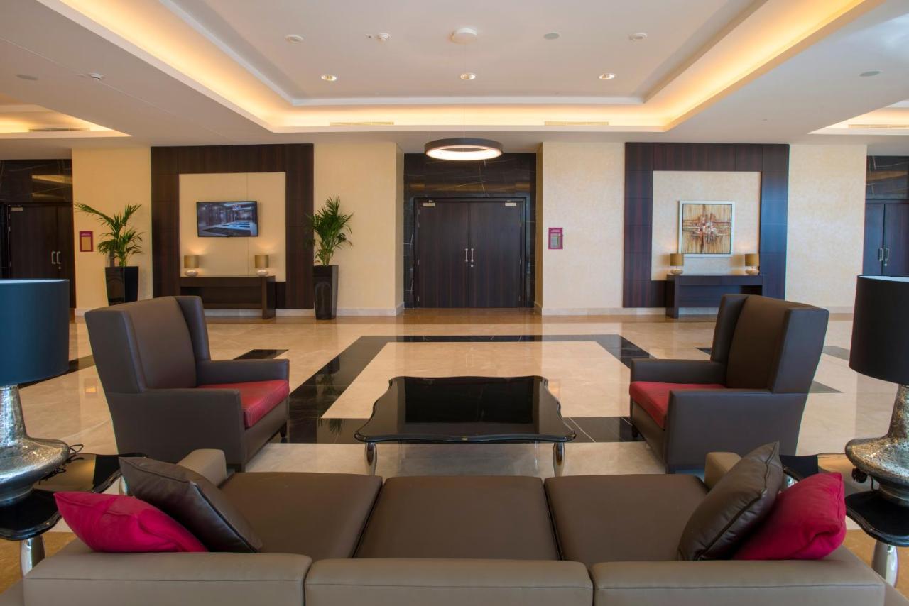 คราวน์ พลาซา ริยาดห์ อาร์ดีซี โฮเต็ล แอนด์ คอนเวนชั่น Hotel ภายนอก รูปภาพ The lobby of the hotel