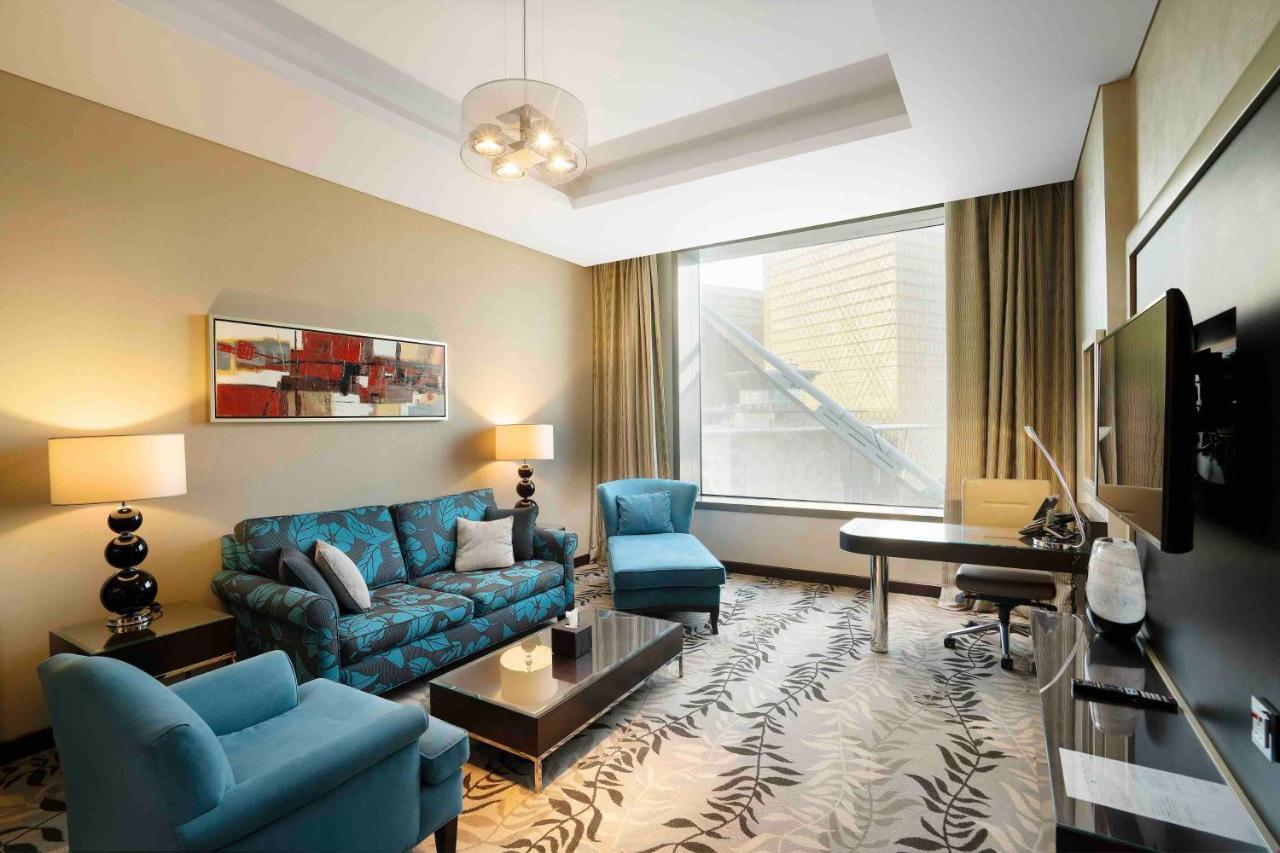 คราวน์ พลาซา ริยาดห์ อาร์ดีซี โฮเต็ล แอนด์ คอนเวนชั่น Hotel ภายนอก รูปภาพ Living room