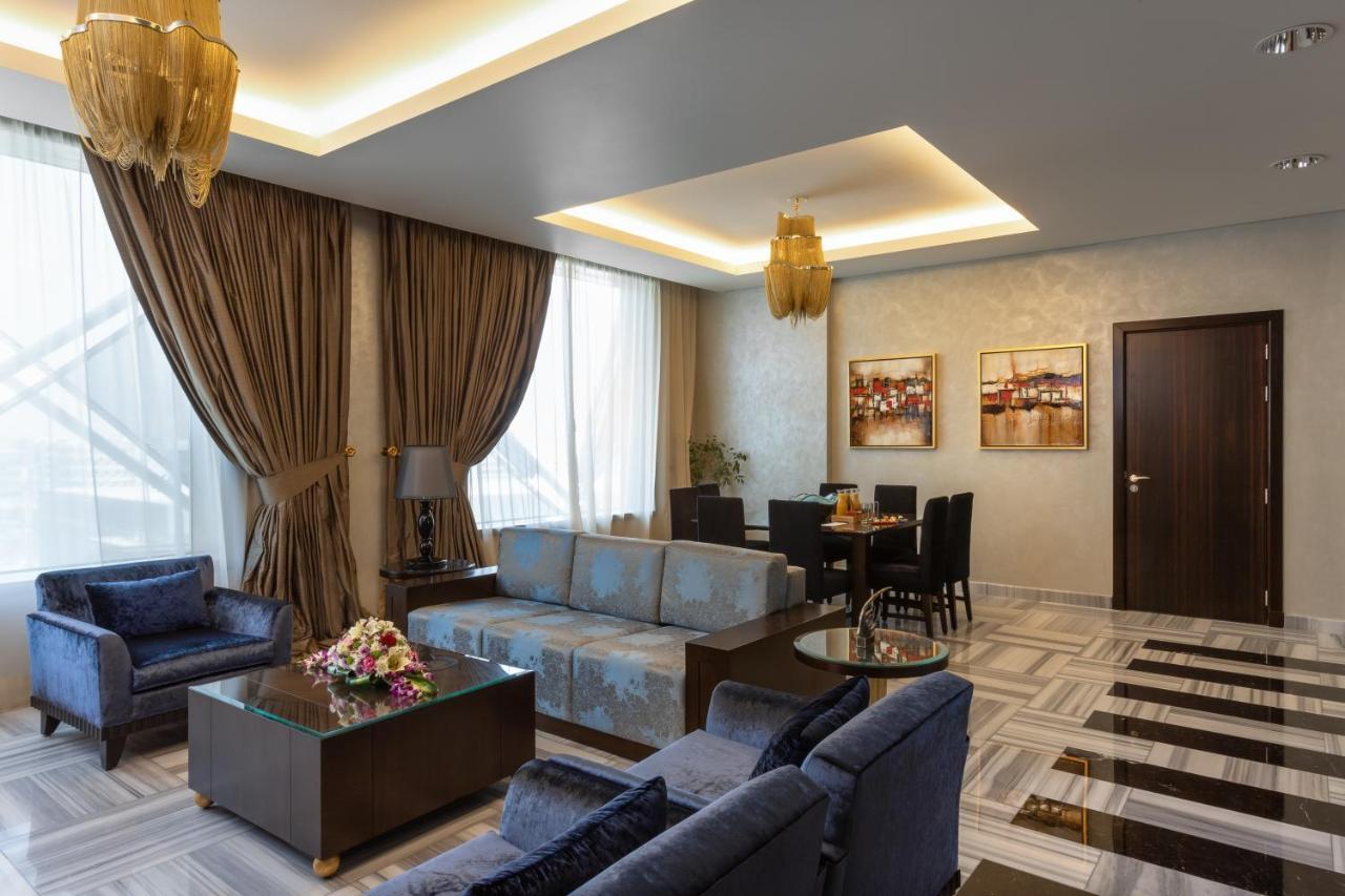 คราวน์ พลาซา ริยาดห์ อาร์ดีซี โฮเต็ล แอนด์ คอนเวนชั่น Hotel ภายนอก รูปภาพ