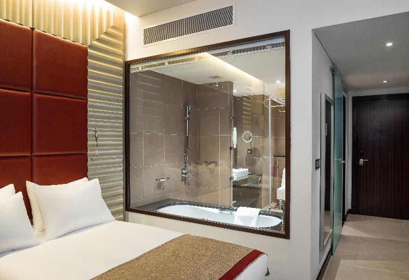 คราวน์ พลาซา ริยาดห์ อาร์ดีซี โฮเต็ล แอนด์ คอนเวนชั่น Hotel ภายนอก รูปภาพ A room at the hotel